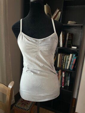 Athleta Built In Bra Tank Top Sz M Gray Tie Dye Yoga Workout Fitted Pilates Boho